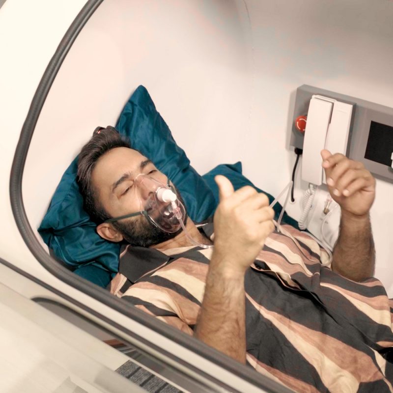 Dinesh Karthik in Hyperbaric Chamber