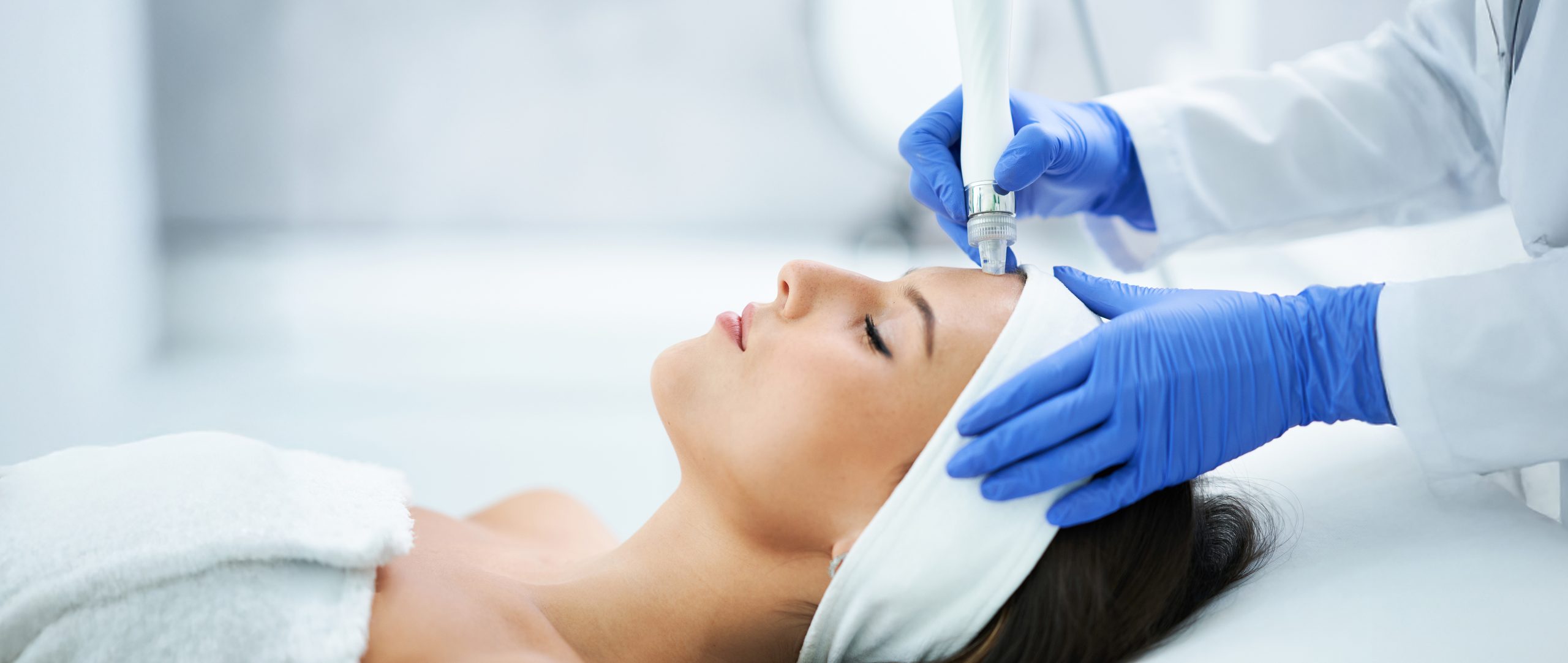 Hydrafacial Myths vs. Facts: Debunking Common Misconceptions 